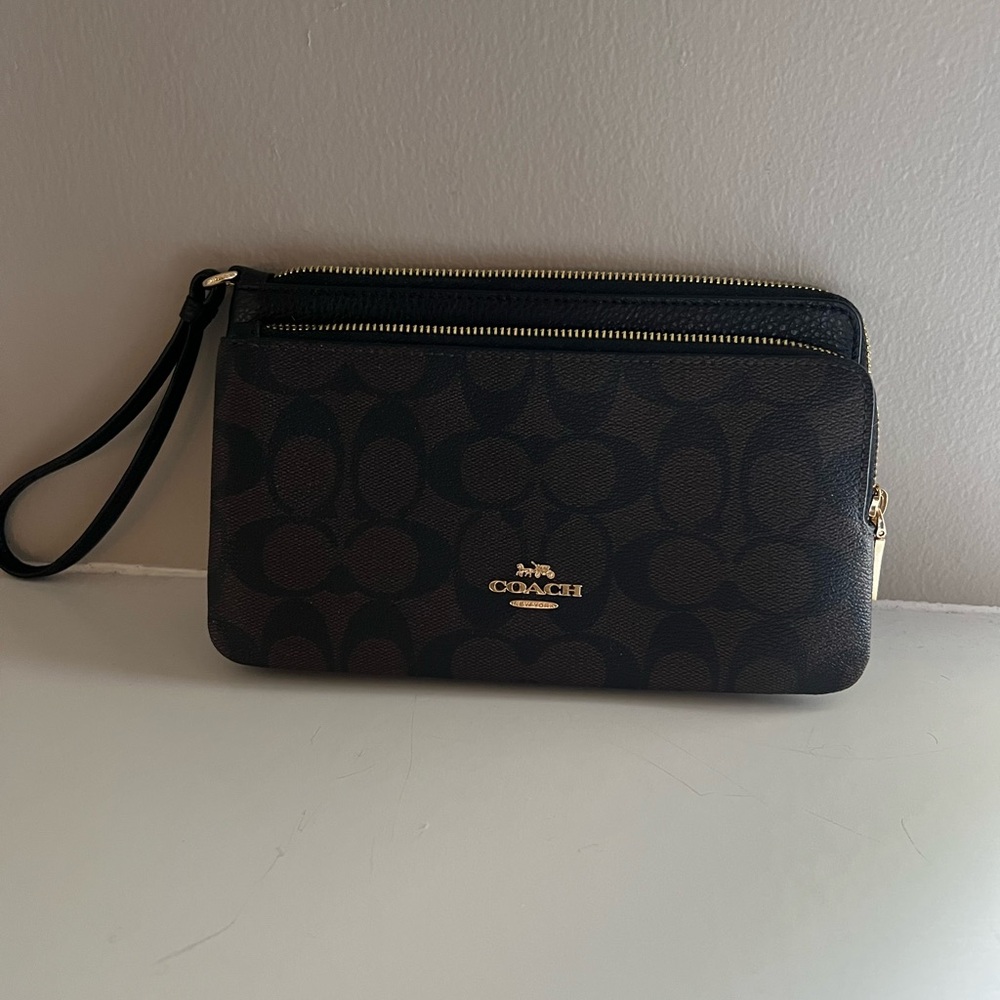 Coach Signature Black and Brown Wristlet. NWOT